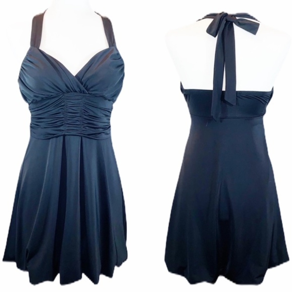 ⏰LaBelle M black stretch knit v-neck halter dress